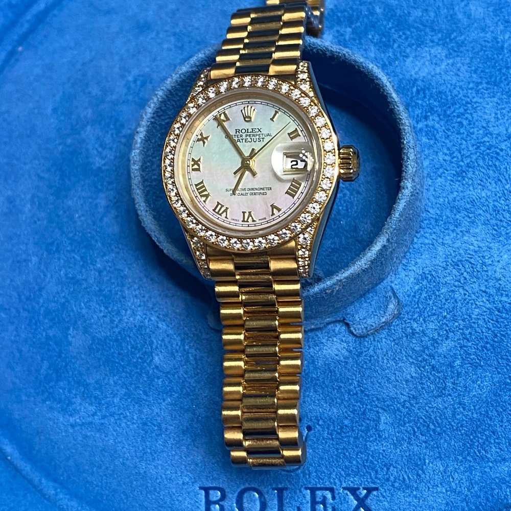 ROLEX 18k GOLD DIAMOND WATCH - Picture 10 of 16